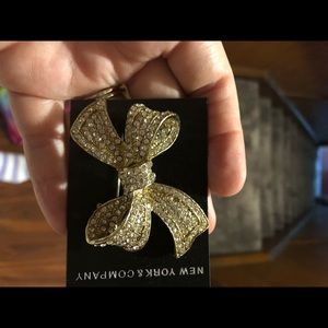 NWT Bow Pin